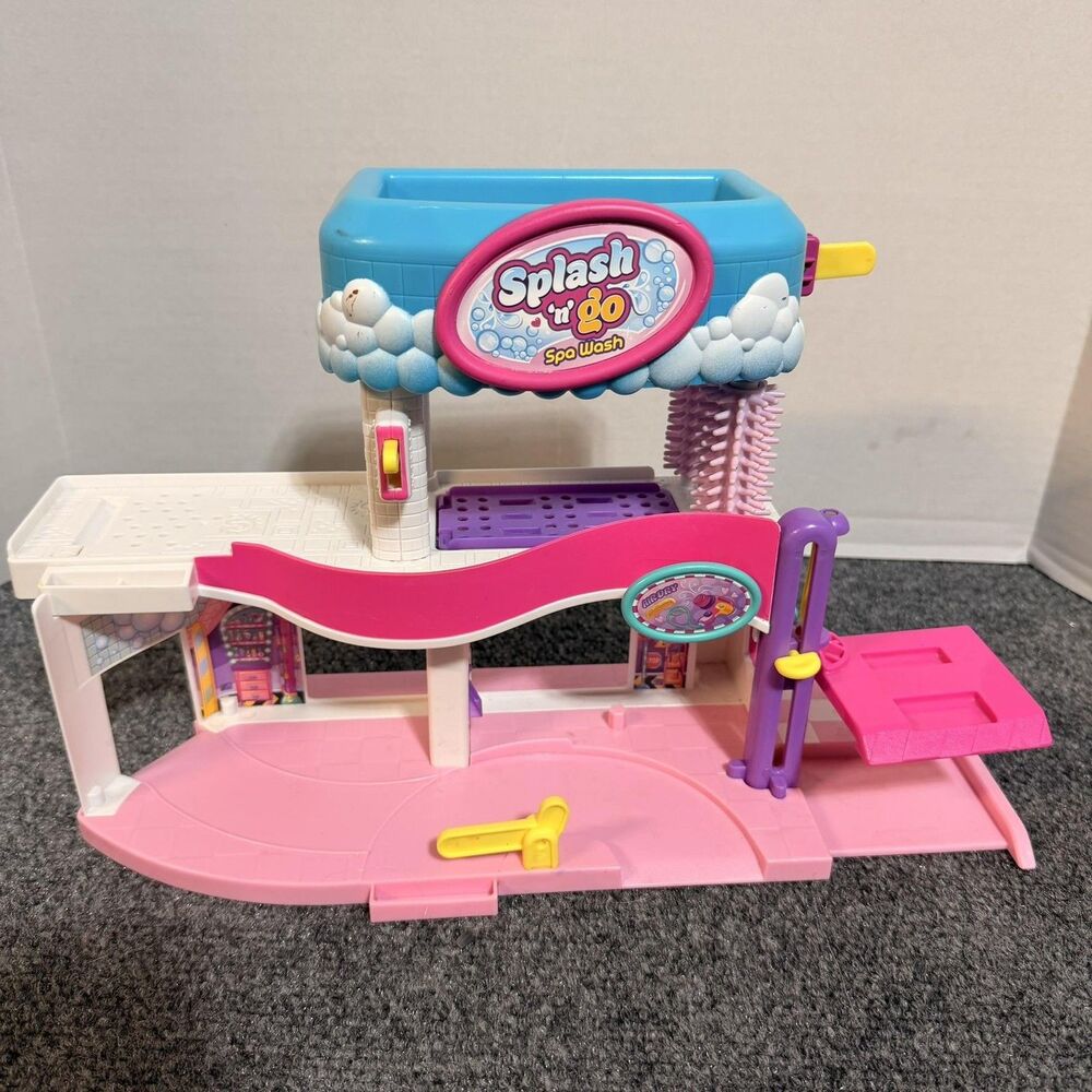 Shopkins Cutie Cars Splash 'n' Go Spa Wash Playset Moose Pink Car Wash Toy